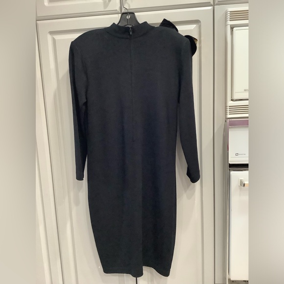 🍒🍒ST. JOHN VTG EVENING BY Marie Gray Black Knit Dress w/Sequin Bow Design Sz 12 - Picture 5 of 16